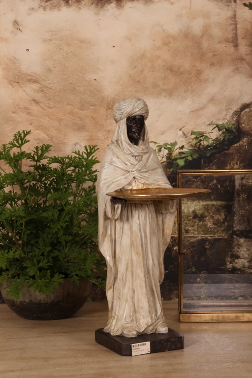 Figura mora - marfil - 51 cm - resina artística