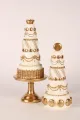 Decoratietaart - wit/crème met goud - 33,5 cm - kunsthars