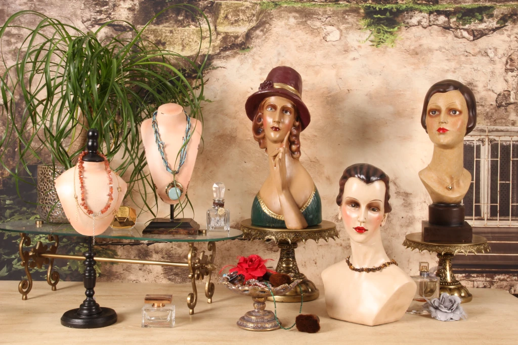Busto marrón - 46 cm